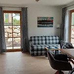 Nickis Bergcamp * שנייצלרויט