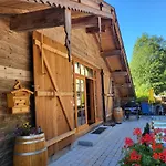 Nickis Bergcamp * שנייצלרויט