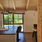 Nickis Bergcamp דירה שנייצלרויט