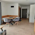 Nickis Bergcamp Апартаменты Шнайцльройт