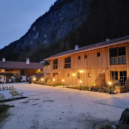 Nickis Bergcamp *